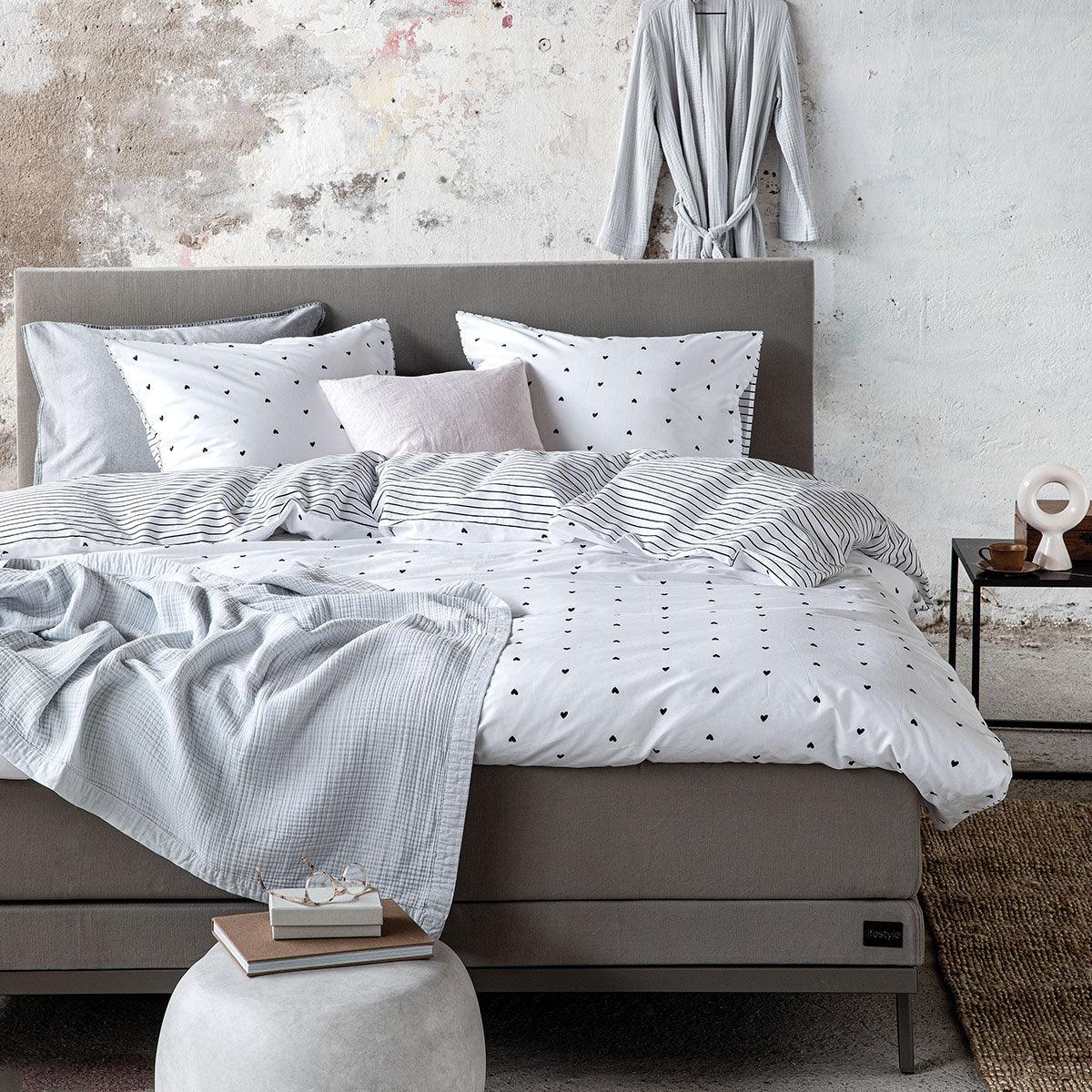 VTWonen Striped Hearts Black & White Cotton Quilt Cover Set Queen - Harrogates