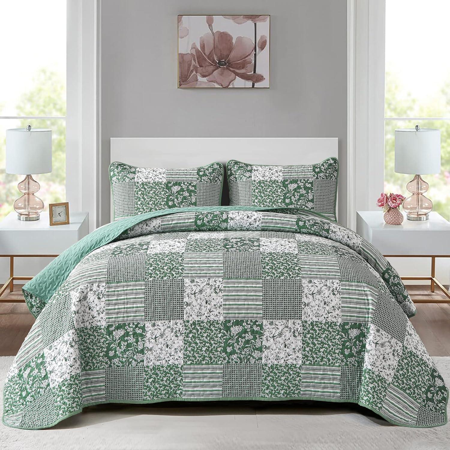Delightful Quilted bedspread and pillowcovers set: Indulge in Comfort - Queen size - Harrogates