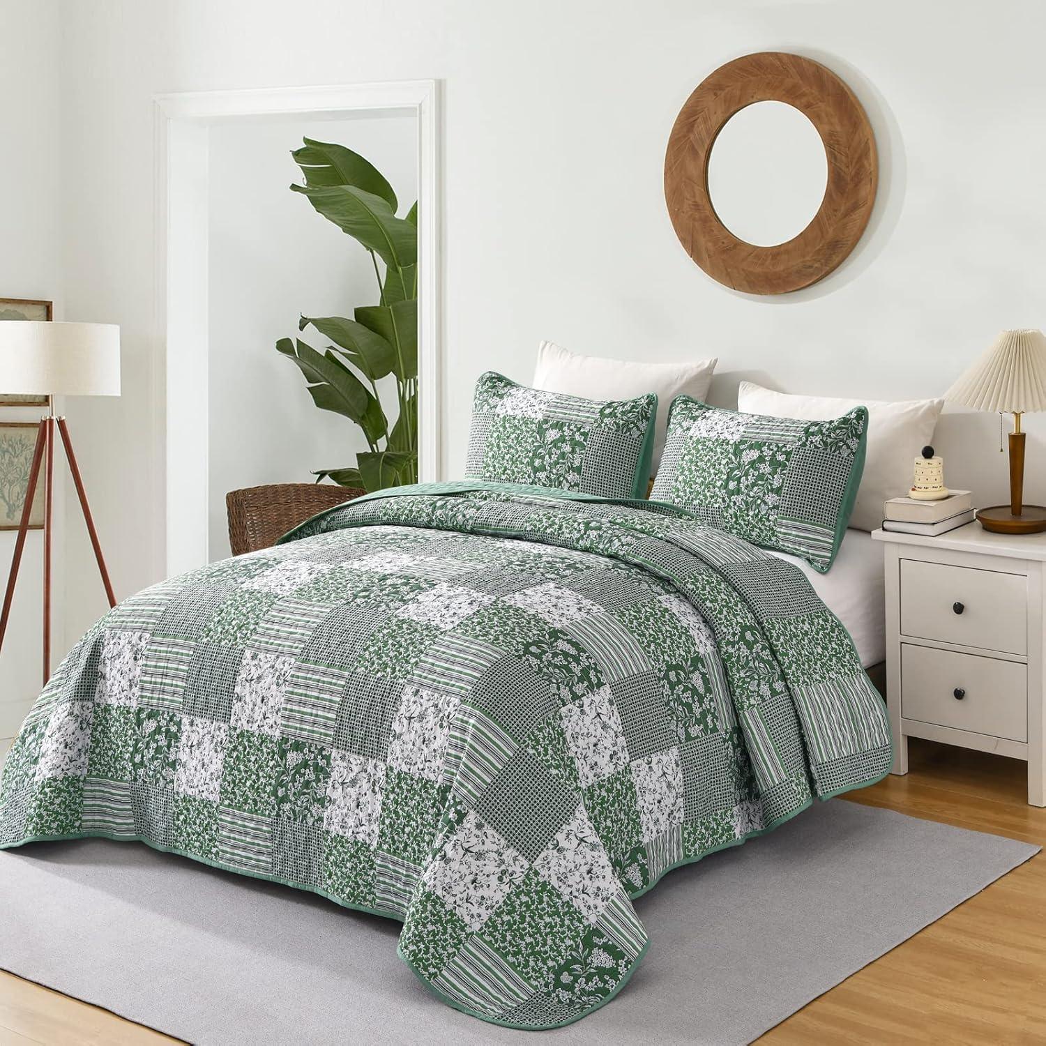 Delightful Quilted bedspread and pillowcovers set: Indulge in Comfort - Queen size - Harrogates