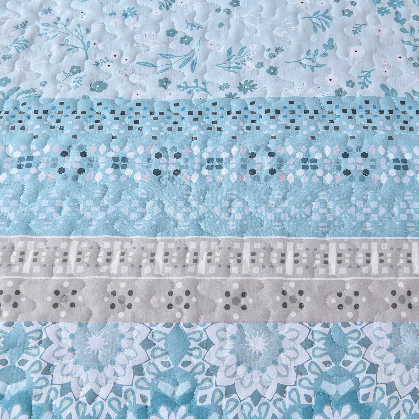 Peaceful Quilted coverlet and pillowcovers set: Relax and Unwind - Queen size - Harrogates