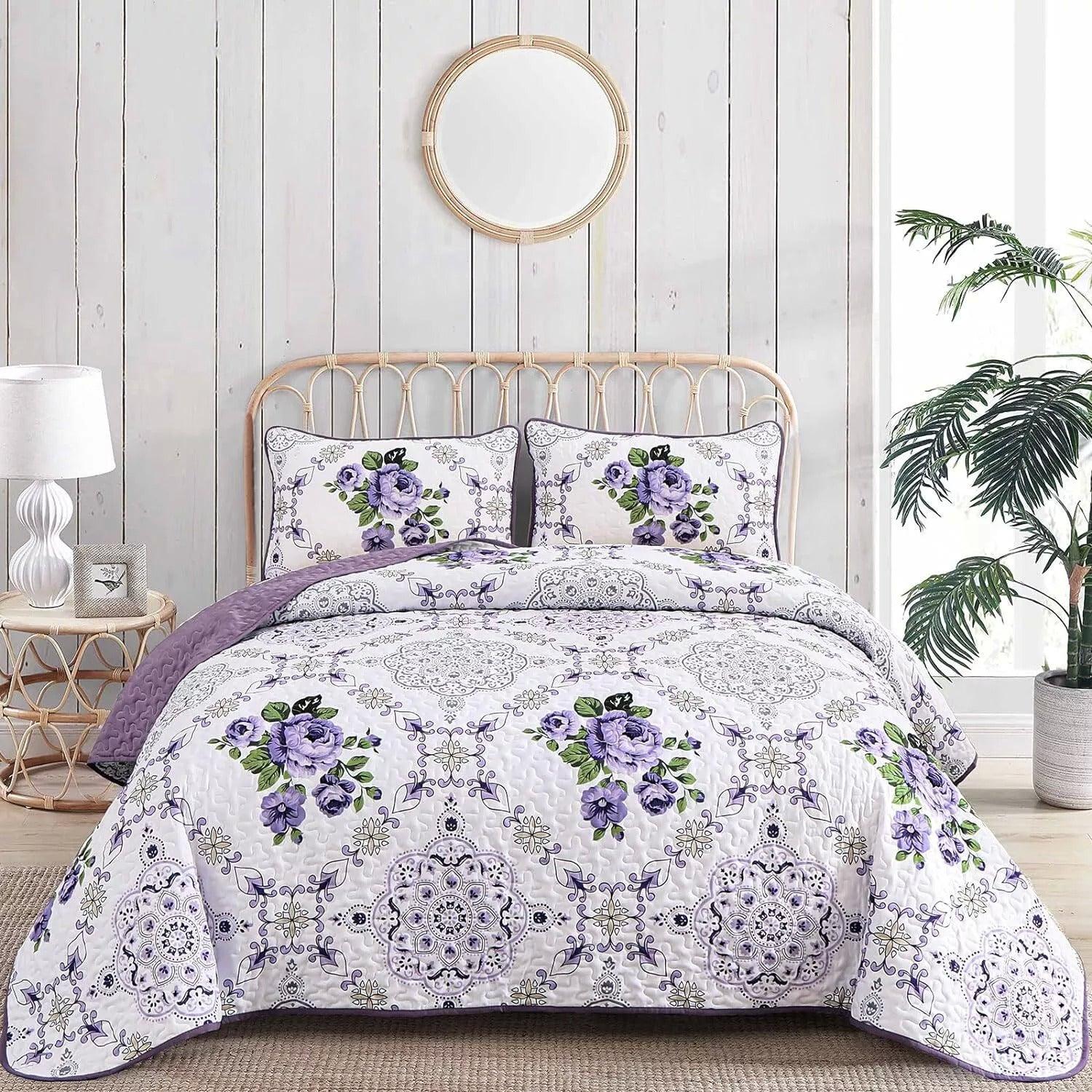 Kaleidoscopic Quilted coverlet and pillowcovers set: Burst of Colors - Queen size - Harrogates