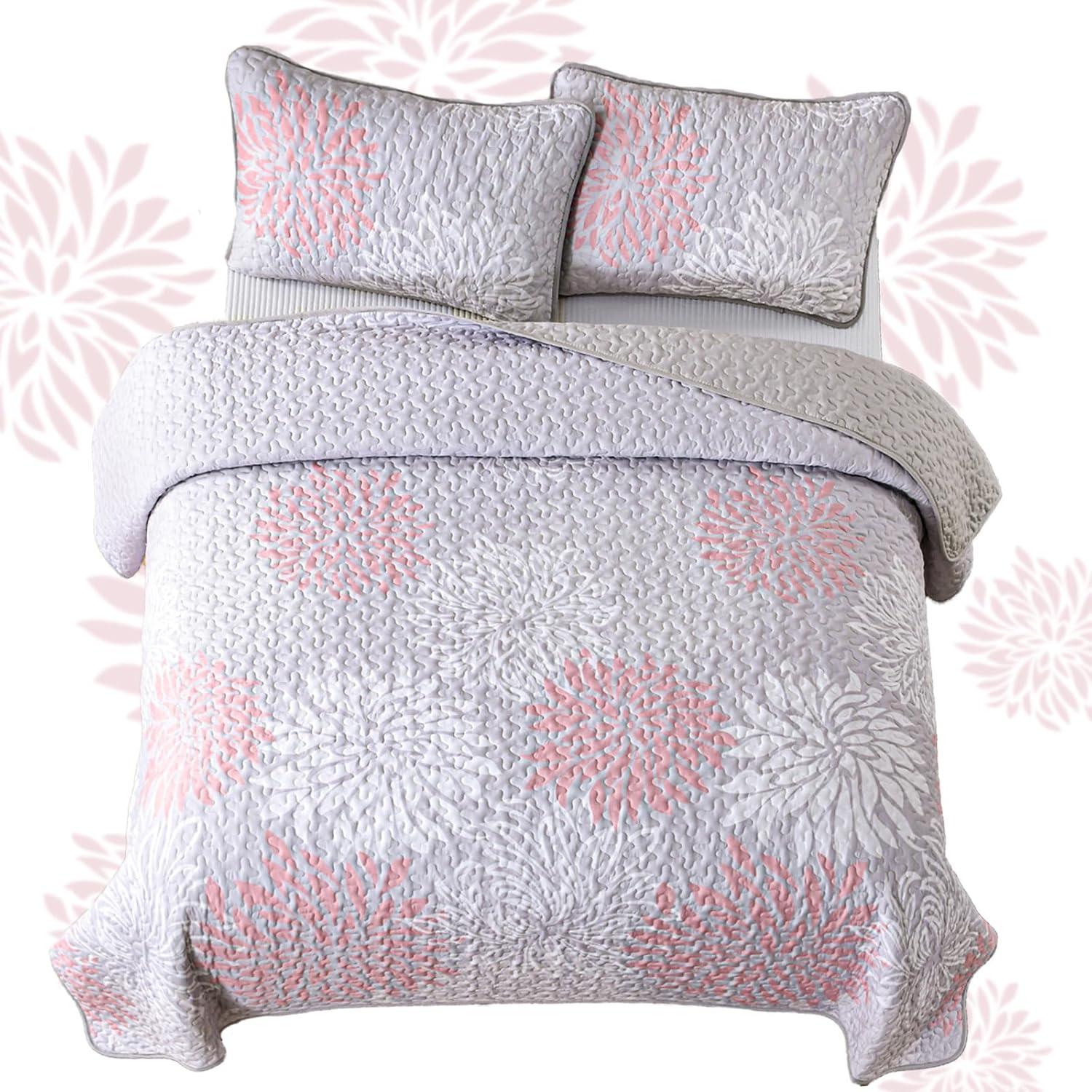 Mosaic Quilted coverlet and pillowcovers set: Unique Patchwork Design - Queen size - Harrogates