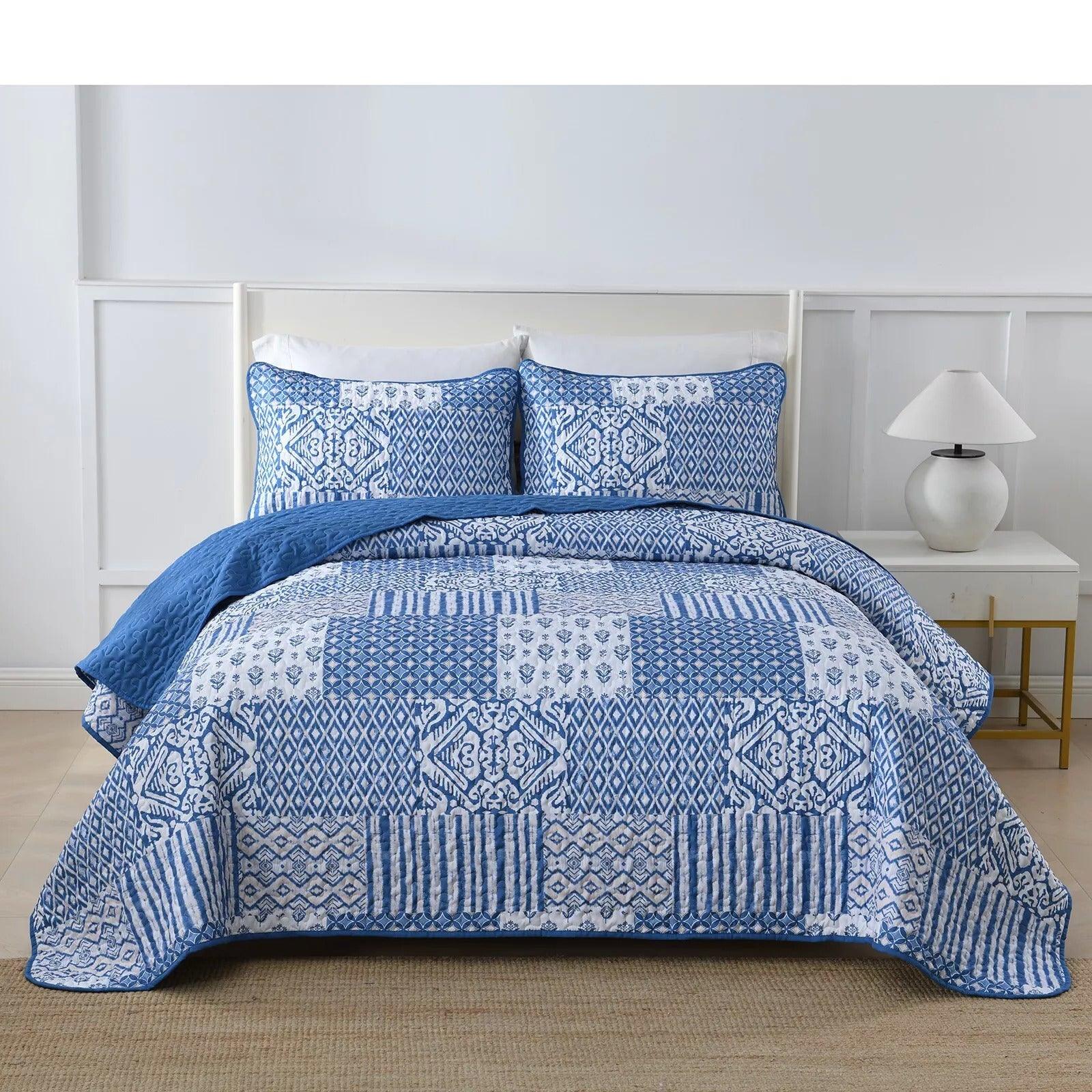 Blissful Quilted bedspread and pillowcovers set: Relax in Style - Queen size - Harrogates