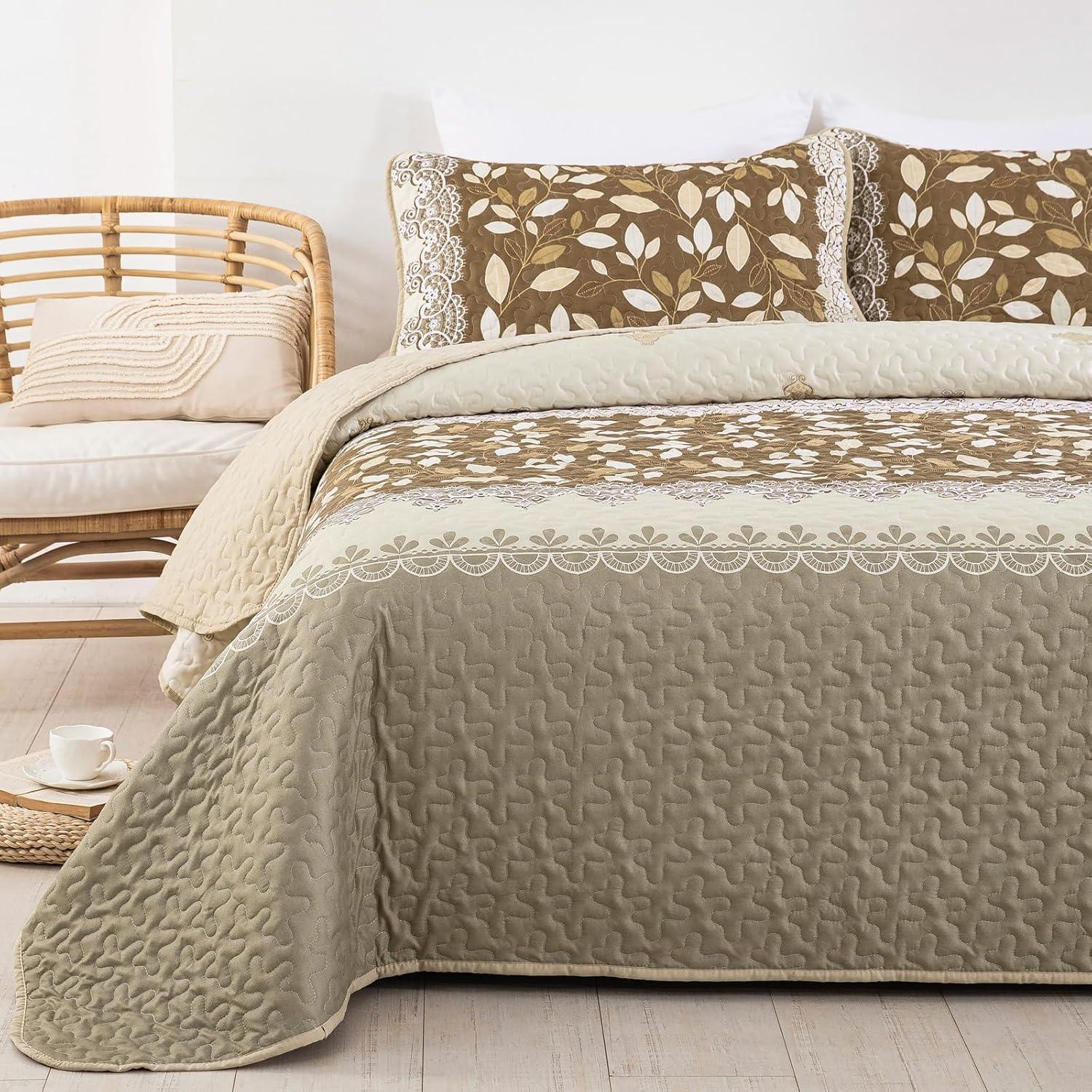 Sophisticated Quilted Bedspread and Pillowcases Set: Exquisite Design and Comfort - Queen size - Harrogates