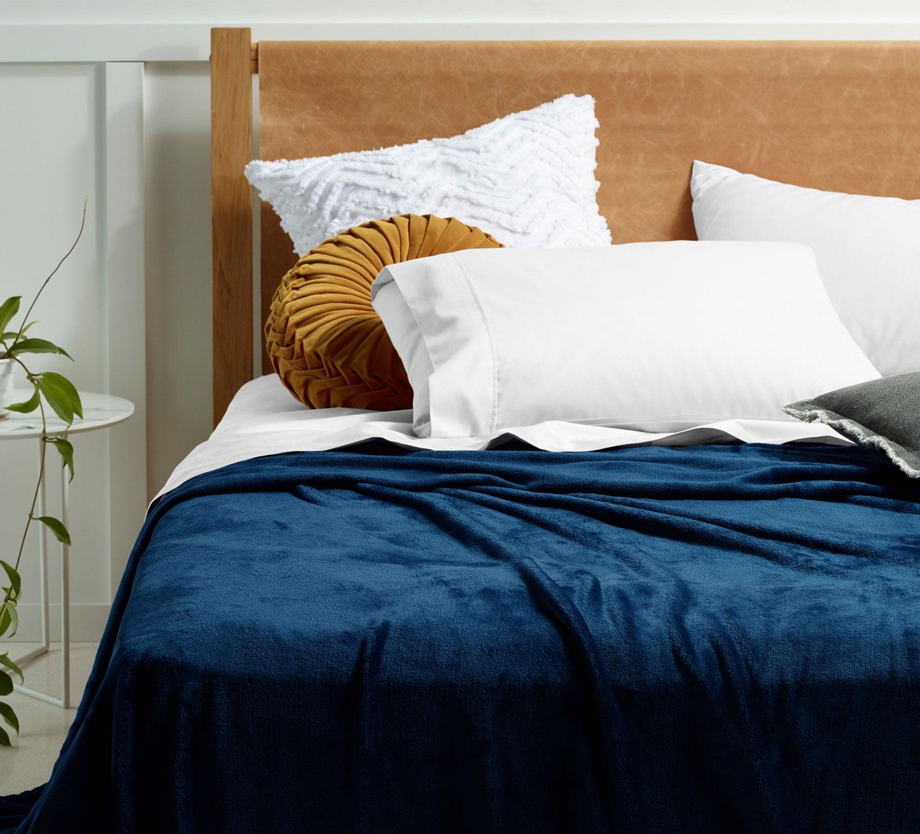Accessorize Super Soft Blanket Queen/King Ink Blue - Harrogates