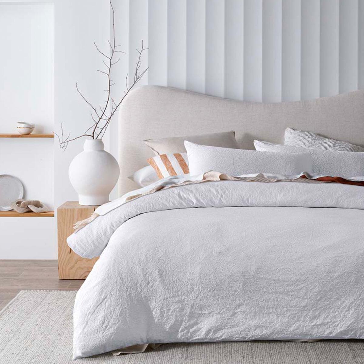 Accessorize Elma White Jacquard Quilt Cover Set Queen - Harrogates