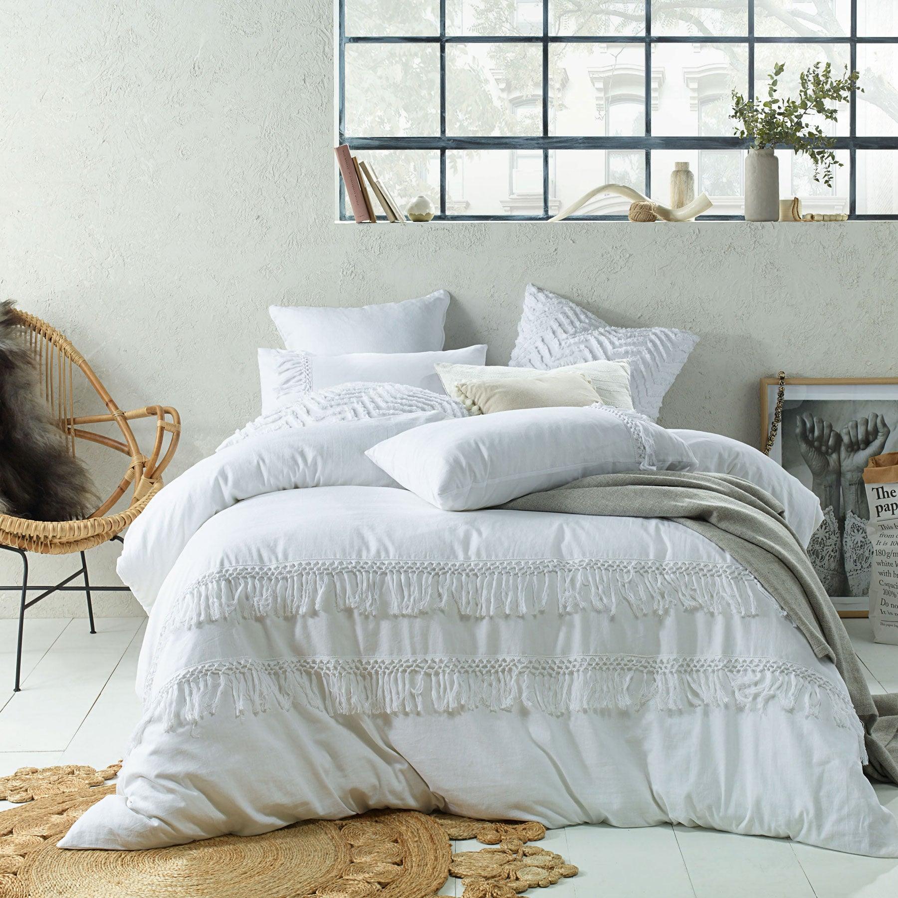 Accessorize Tassel Quilt Cover Set White King - Harrogates