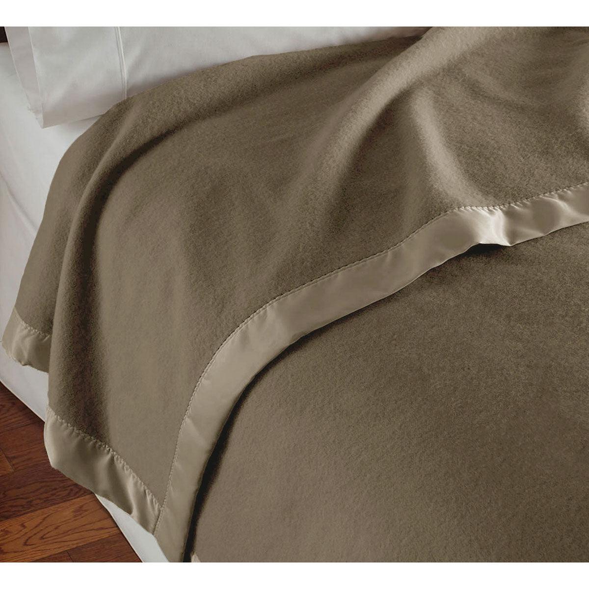 400GSM Luxury Wool Blanket Mocha Queen - Harrogates