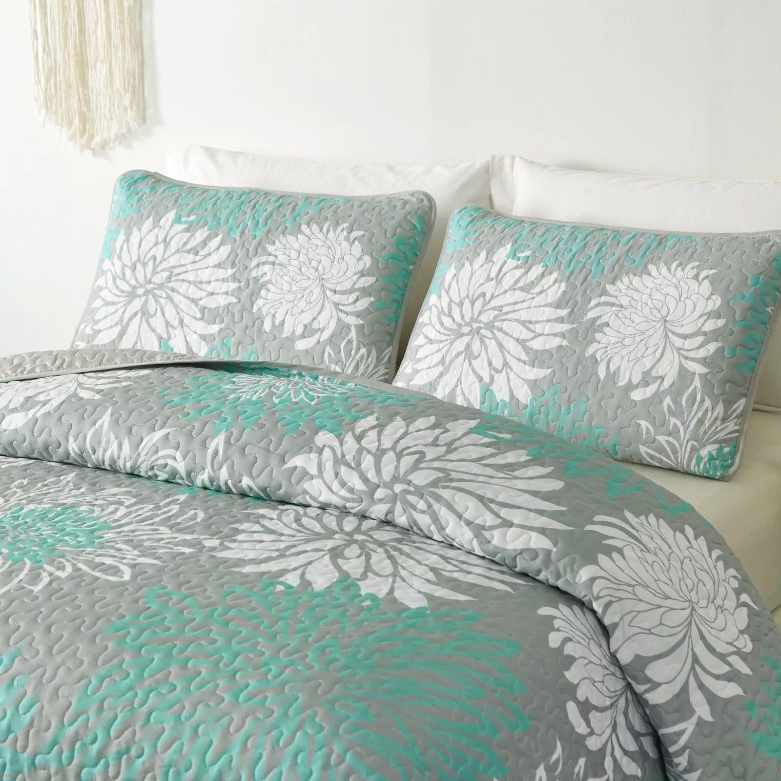 Elegant Quilted Bedspread and Pillowcases Set: Infuse Your Bedroom with Charm - Queen size - Harrogates
