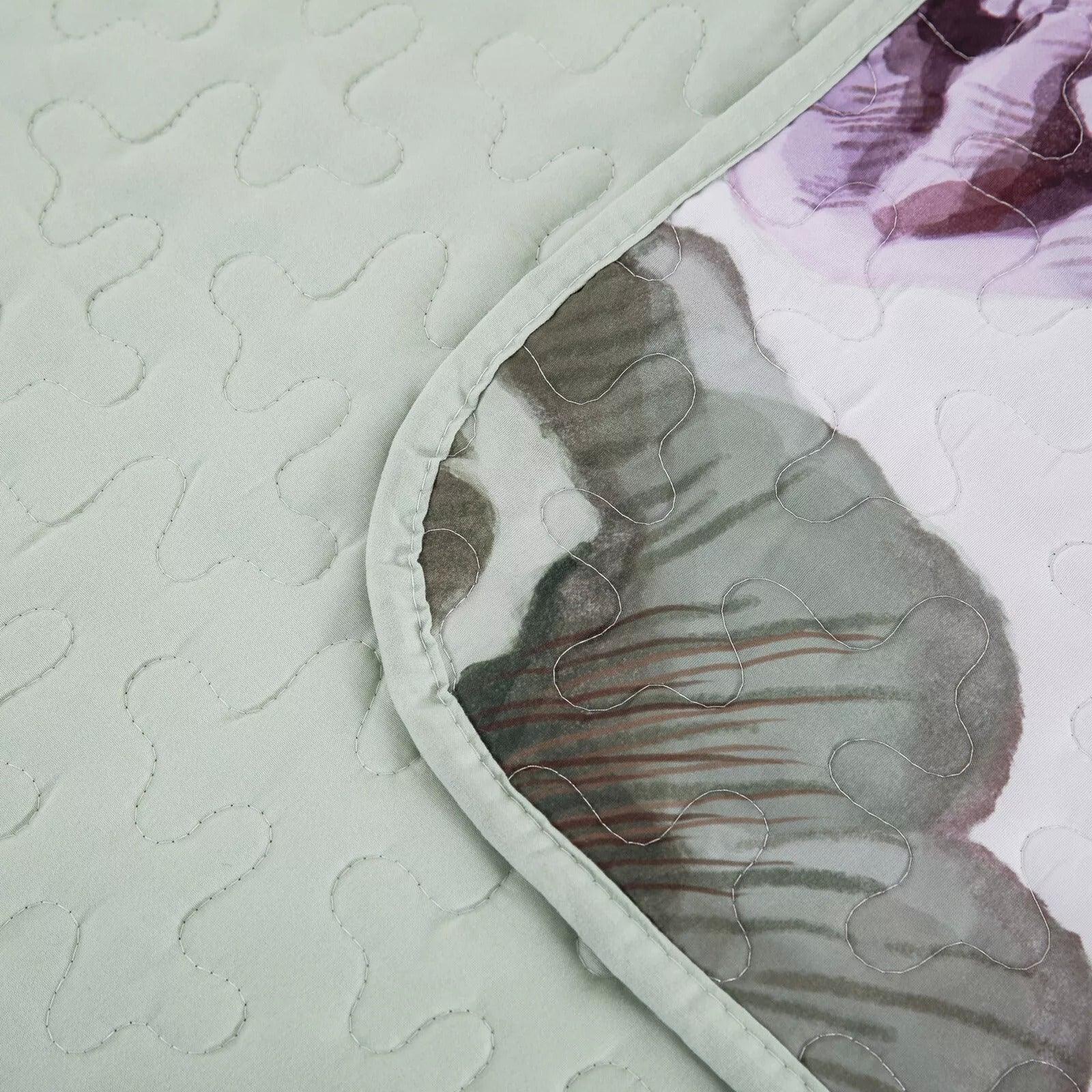 Deluxe Quilted Bedspread and Pillowcases Set: Infuse Your Bedroom with Style - Queen size - Harrogates