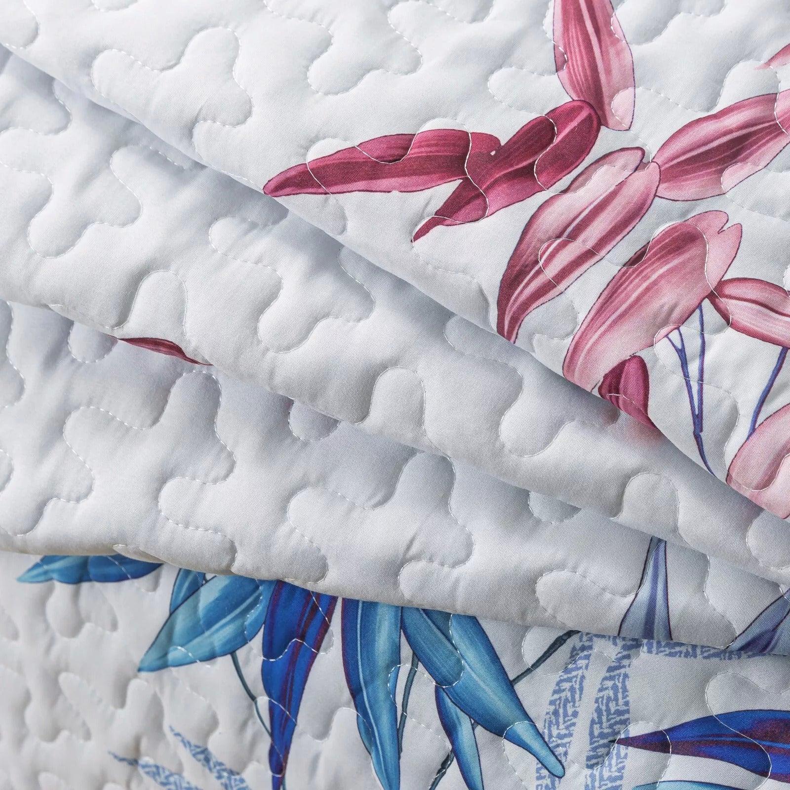 Floral Quilted bedspread and pillowcovers set: Embrace Nature Indoors - Queen size - Harrogates