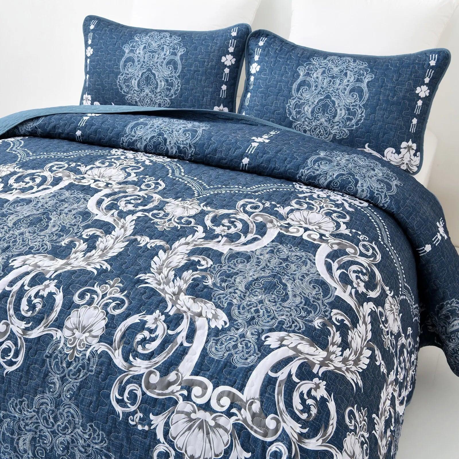 Alluring Quilted bedspread and pillowcovers set: Luxurious Bedroom Addition - Queen size - Harrogates