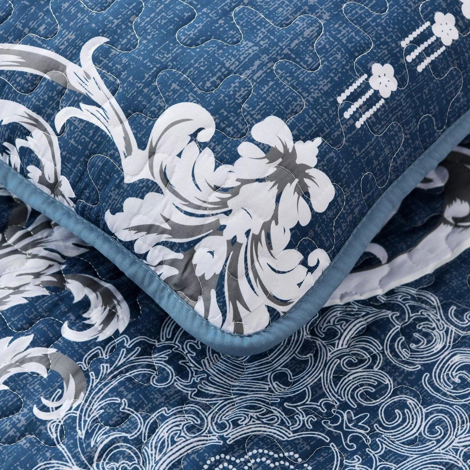 Alluring Quilted bedspread and pillowcovers set: Luxurious Bedroom Addition - Queen size - Harrogates