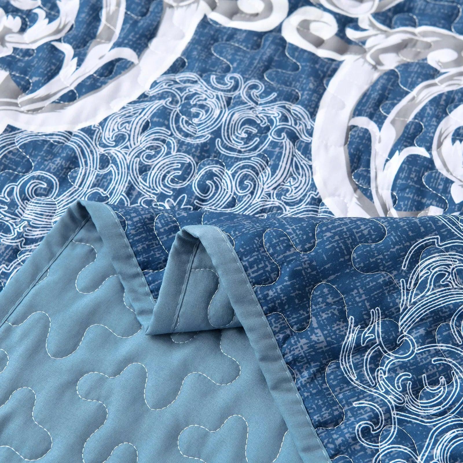 Alluring Quilted bedspread and pillowcovers set: Luxurious Bedroom Addition - Queen size - Harrogates