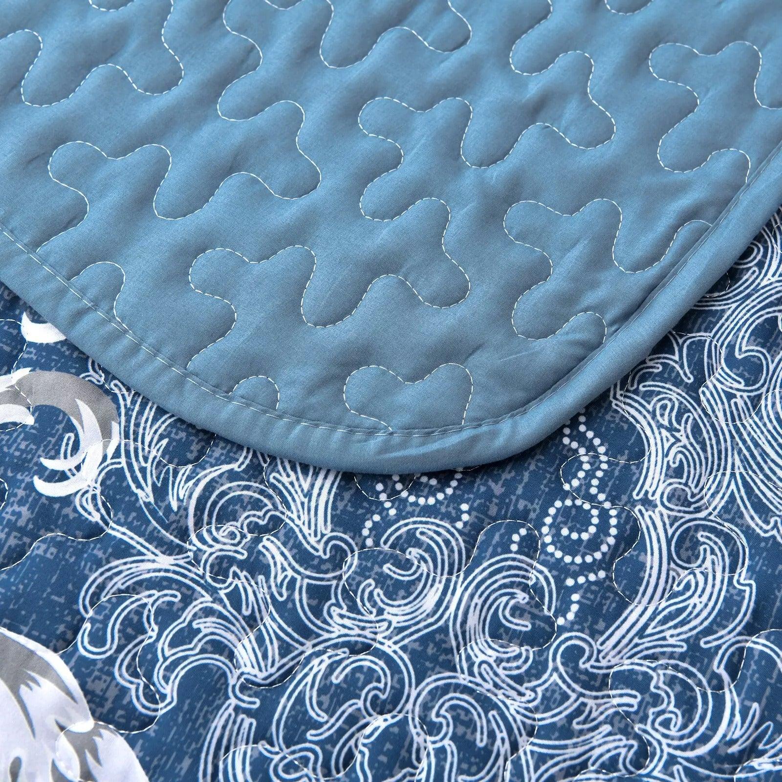 Alluring Quilted bedspread and pillowcovers set: Luxurious Bedroom Addition - Queen size - Harrogates