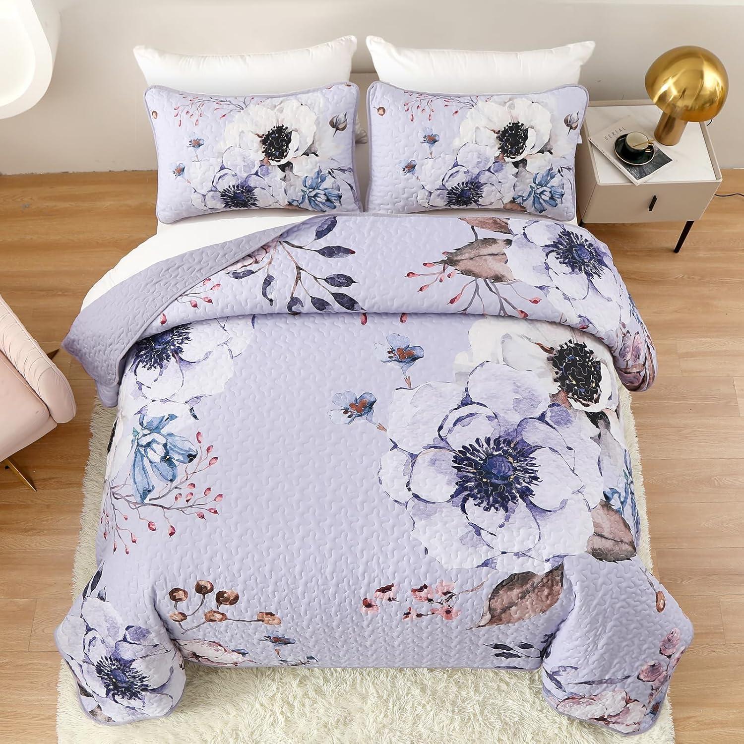 Beautiful Quilted coverlet and pillowcovers set: Comfortable and Versatile - Queen size - Harrogates