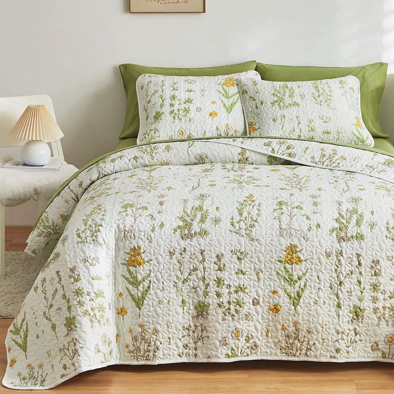 Artistic Quilted coverlet and pillowcovers set: Unleash Your Creativity - Queen size - Harrogates