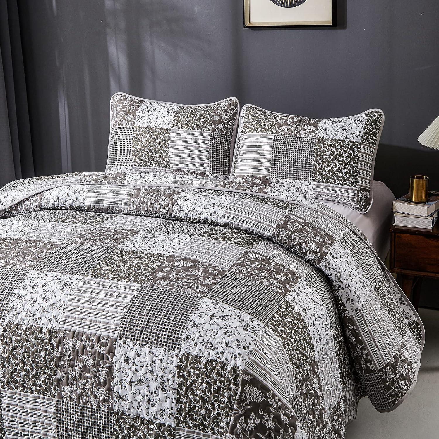 Bold Quilted bedspread and pillowcovers set: Make a Statement - Queen size - Harrogates